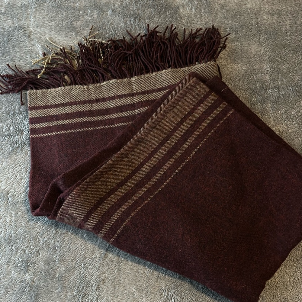 Maroon and tan wool scarf